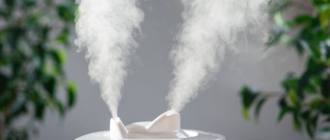 humidifier releasing steam
